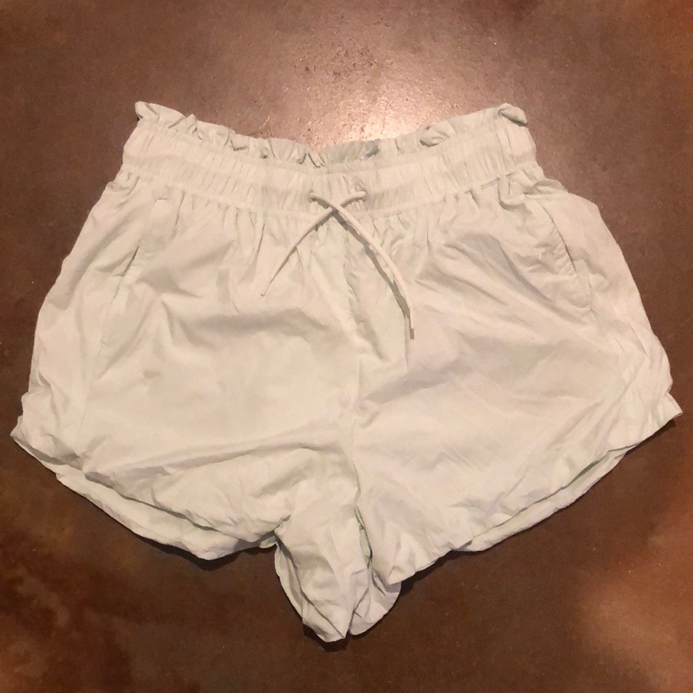 Basin + Range shorts size L